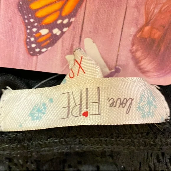 Love Fire Lacy Tunic Style Blouse NWT Size XS Adjustable - Picture 5 of 9